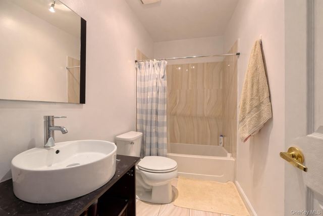 117 Sandpiper Lane 1B, New Windsor, NY 12553