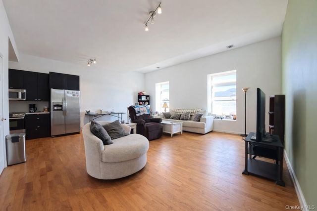 117 Sandpiper Lane 1B, New Windsor, NY 12553