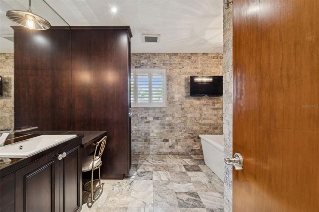 401 OLD MILL POND ROAD, Palm Harbor, FL 34683