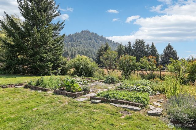 18527 Hazel Street, Leavenworth, WA 98826