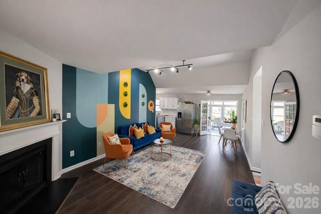 5812 Stone Bluff Court, Charlotte, NC 28214