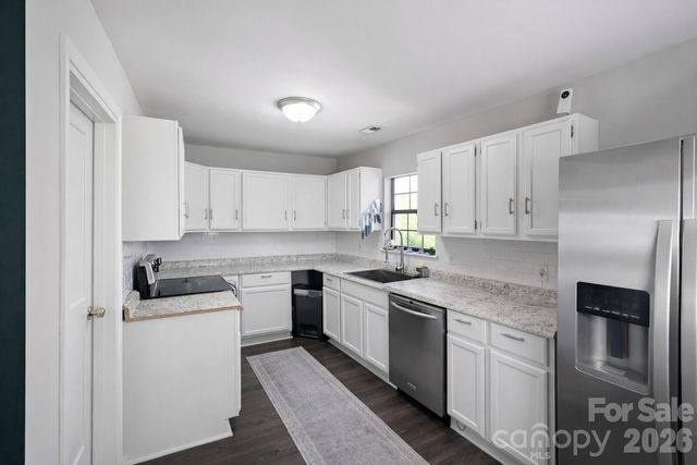 5812 Stone Bluff Court, Charlotte, NC 28214