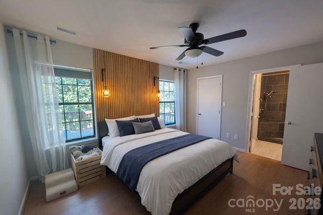 5812 Stone Bluff Court, Charlotte, NC 28214