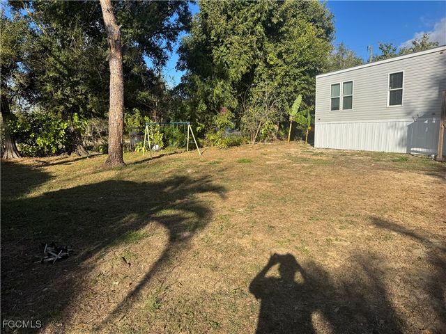 8199 Suncoast DR, North Fort Myers, FL 33917