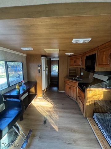 8199 Suncoast DR, North Fort Myers, FL 33917