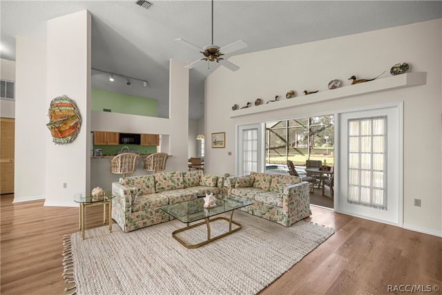 631 E Liberty Street, Hernando, FL 34442
