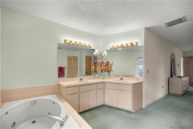 631 E Liberty Street, Hernando, FL 34442