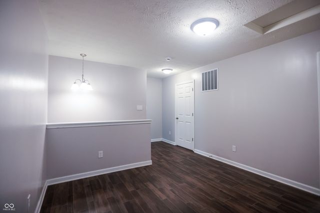 950 Amesbury Court, Indianapolis, IN 46217