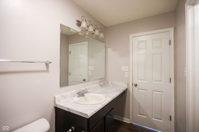 950 Amesbury Court, Indianapolis, IN 46217