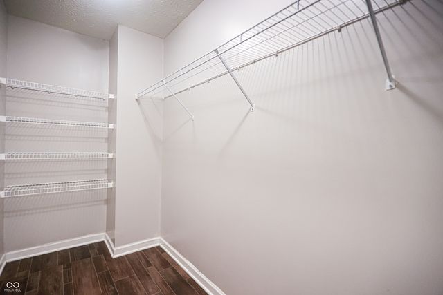 950 Amesbury Court, Indianapolis, IN 46217