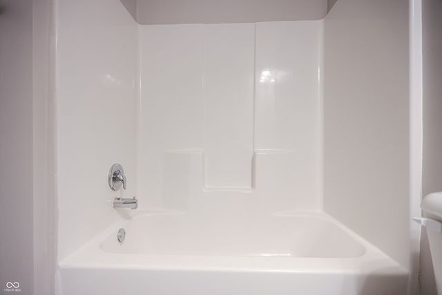 950 Amesbury Court, Indianapolis, IN 46217