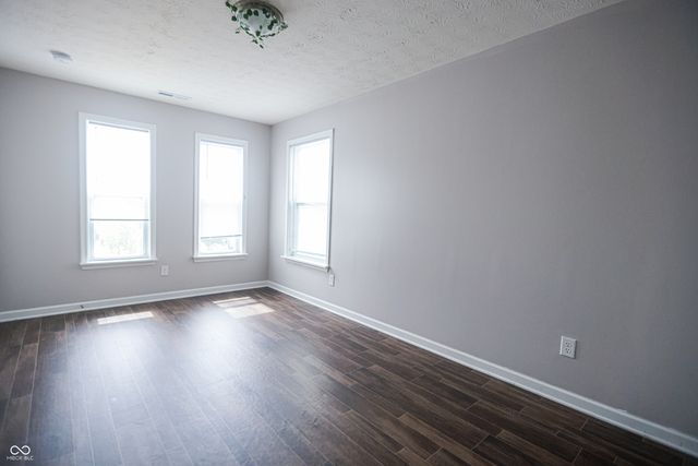 950 Amesbury Court, Indianapolis, IN 46217