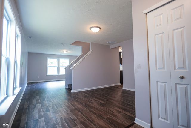 950 Amesbury Court, Indianapolis, IN 46217