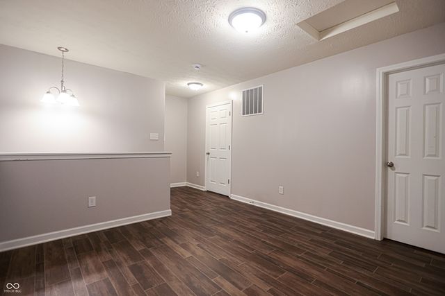 950 Amesbury Court, Indianapolis, IN 46217