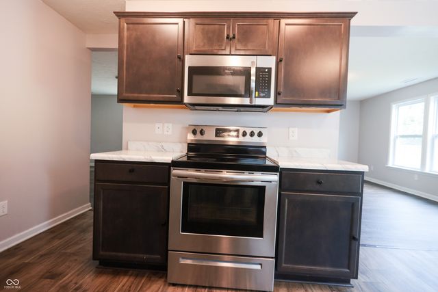 950 Amesbury Court, Indianapolis, IN 46217