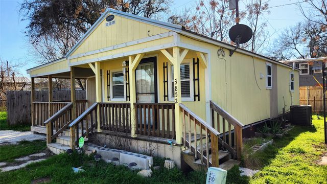 3852 Avra Circle, Granbury, TX 76048