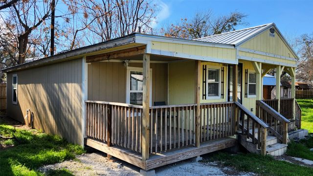 3852 Avra Circle, Granbury, TX 76048