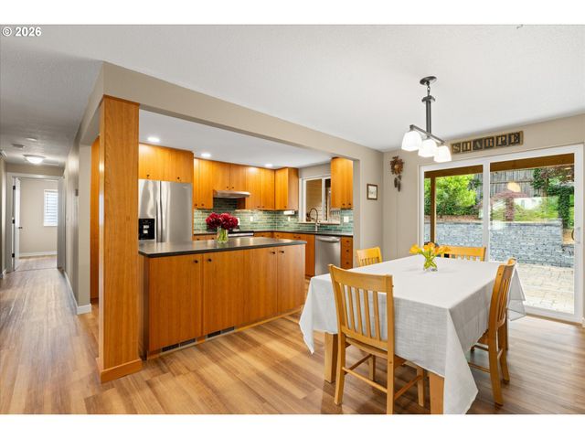 11890 Sw WILTON Ave, Portland, OR 97223