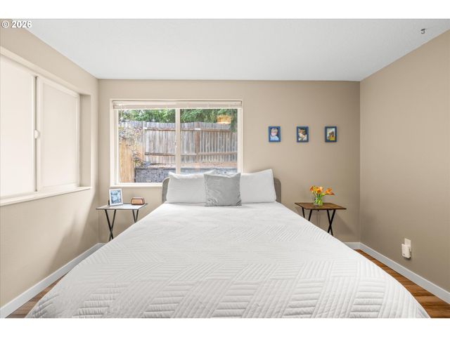11890 Sw WILTON Ave, Portland, OR 97223