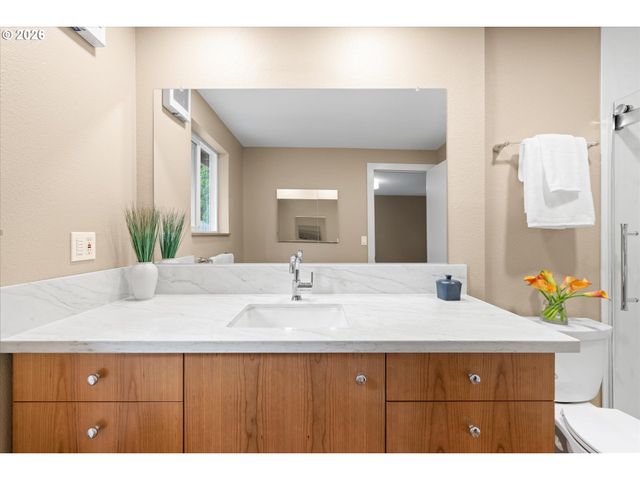 11890 Sw WILTON Ave, Portland, OR 97223
