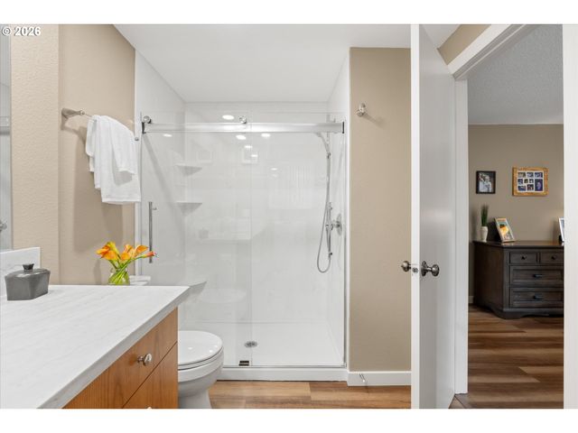 11890 Sw WILTON Ave, Portland, OR 97223