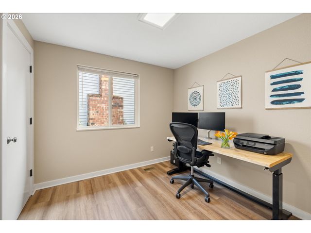 11890 Sw WILTON Ave, Portland, OR 97223