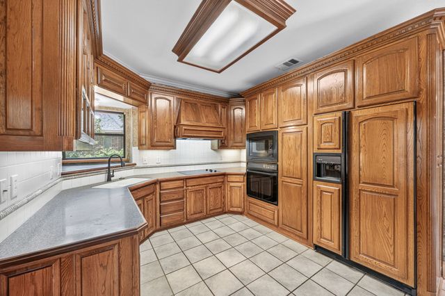 1207 Valley Trail, Heath, TX 75032