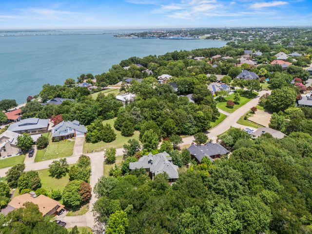 1207 Valley Trail, Heath, TX 75032