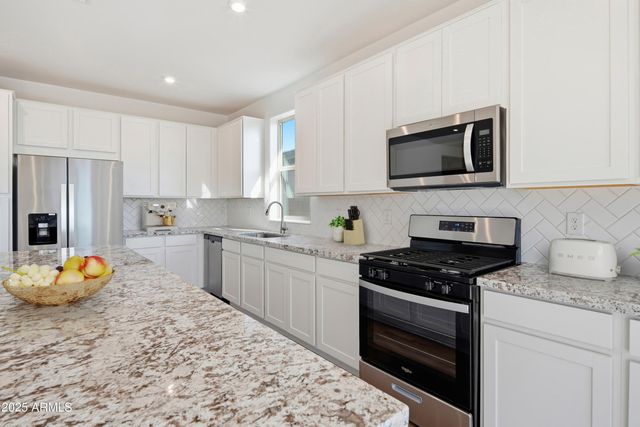 19015 W MARYLAND Avenue, Waddell, AZ 85355