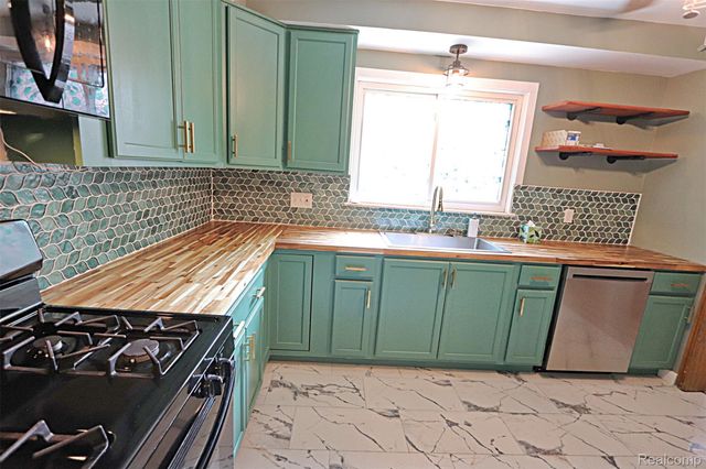 18785 Dale Avenue, Allen Park, MI 48101