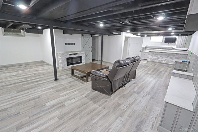 18785 Dale Avenue, Allen Park, MI 48101