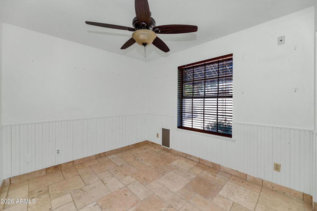 Image 12 of property listing at 5850 E KATHLEEN Road, Scottsdale, AZ 85254