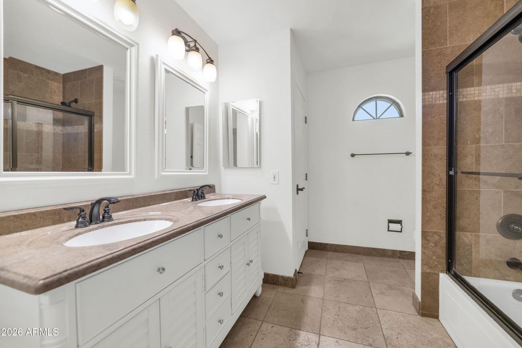 Image 21 of property listing at 5850 E KATHLEEN Road, Scottsdale, AZ 85254