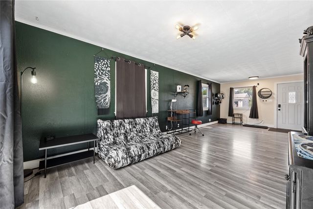 1231 33rd St NE, Cedar Rapids, IA 52402
