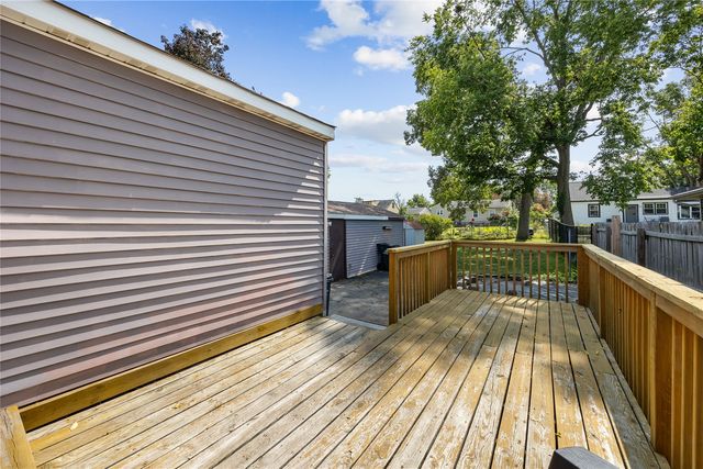 1231 33rd St NE, Cedar Rapids, IA 52402