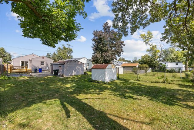 1231 33rd St NE, Cedar Rapids, IA 52402