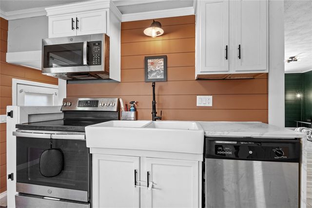 1231 33rd St NE, Cedar Rapids, IA 52402