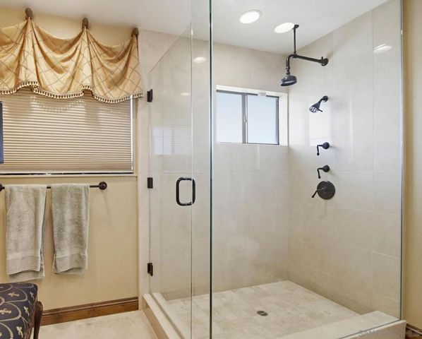 1366 Camino Lujan, San Diego, CA 92111