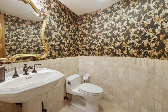 1366 Camino Lujan, San Diego, CA 92111
