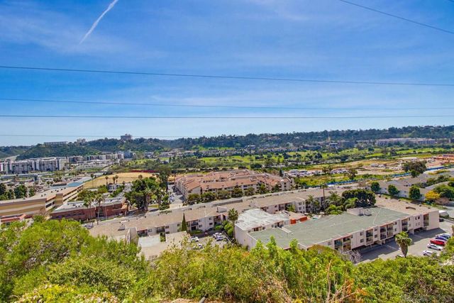 1366 Camino Lujan, San Diego, CA 92111