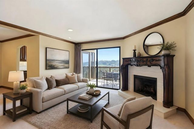 1366 Camino Lujan, San Diego, CA 92111
