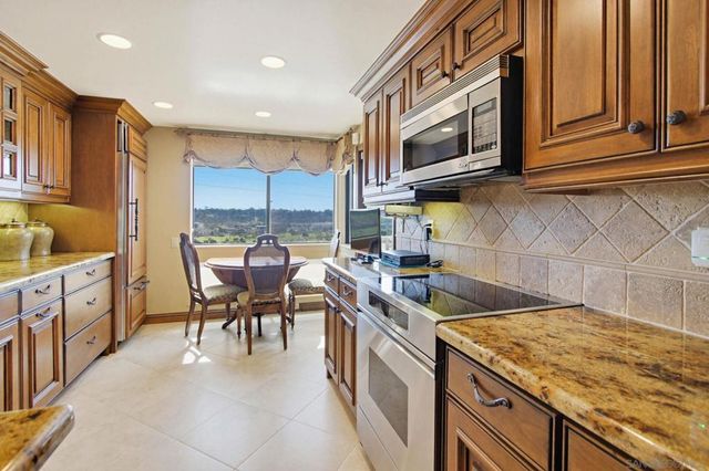 1366 Camino Lujan, San Diego, CA 92111