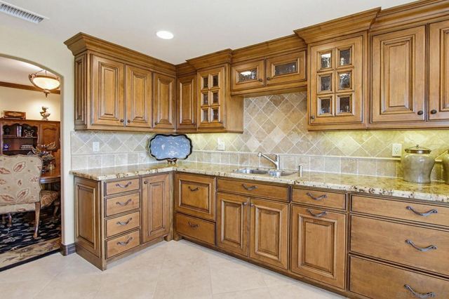 1366 Camino Lujan, San Diego, CA 92111