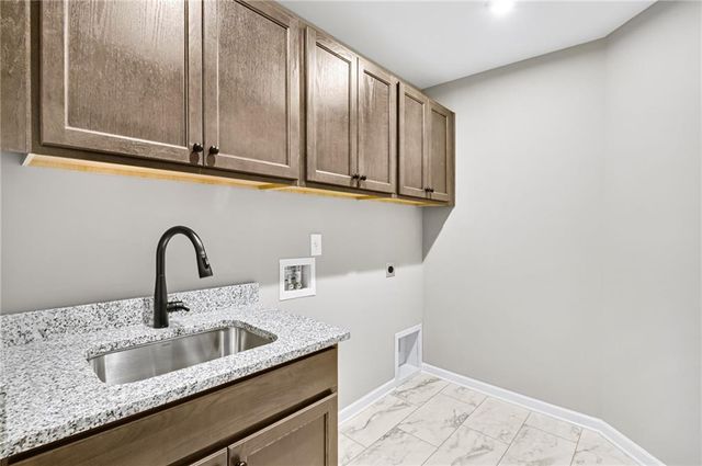 112 Laurel Farms Lane, Dallas, GA 30157