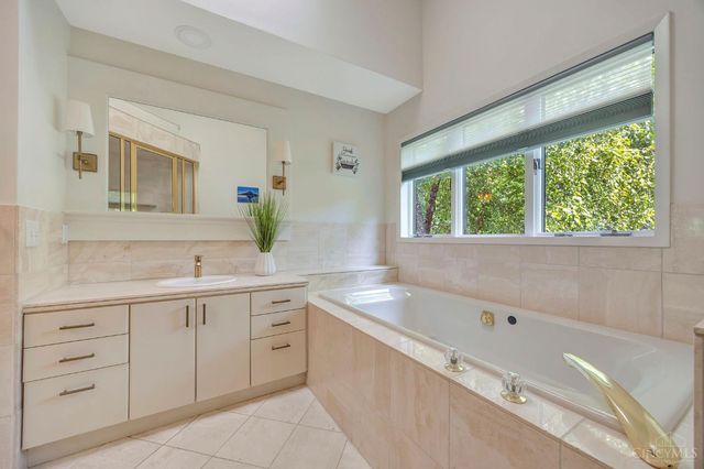 7708 Creekwood Lane, Amberley, OH 45237