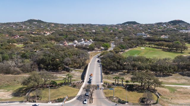 3 Brayton Pl, San Antonio, TX 78257