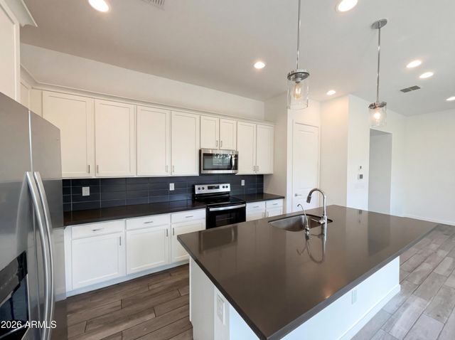 901 S SMITH Road 1074, Tempe, AZ 85281