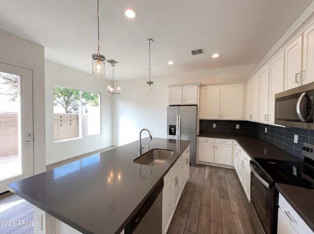 901 S SMITH Road 1074, Tempe, AZ 85281