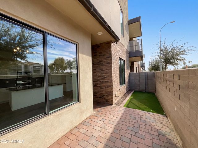 901 S SMITH Road 1074, Tempe, AZ 85281