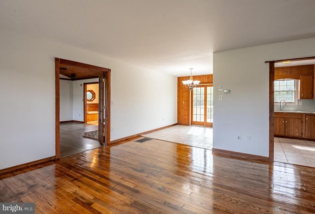 282 ERNST RD, Mohrsville, PA 19541